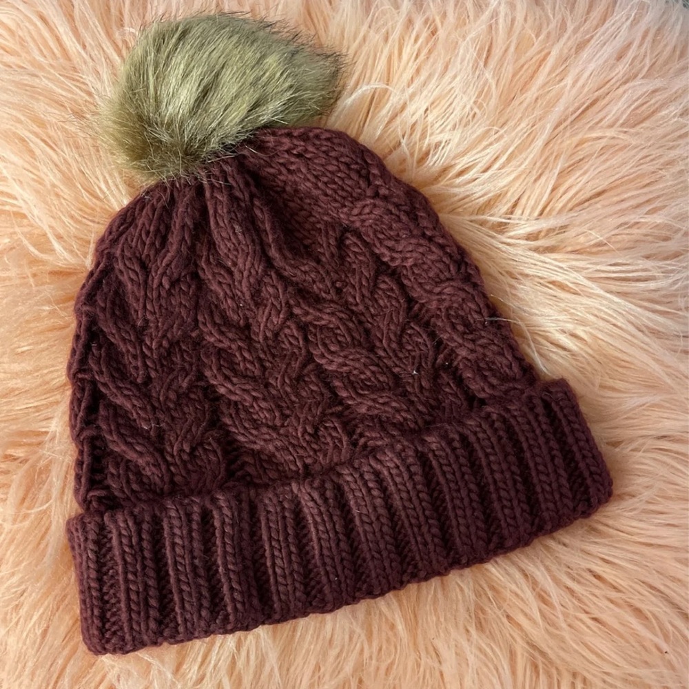 Dark pomegranate beanie with pom pom
